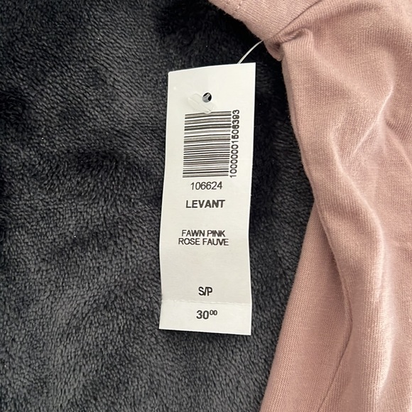 Aritzia crop top.  Colour fawn pink - Picture 2 of 4